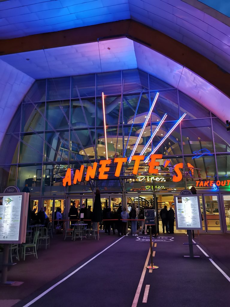 Anette's diner Disney Village