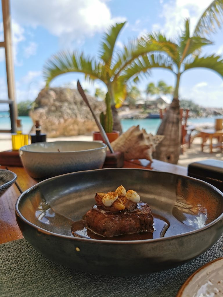 Baoase Curacao lunch