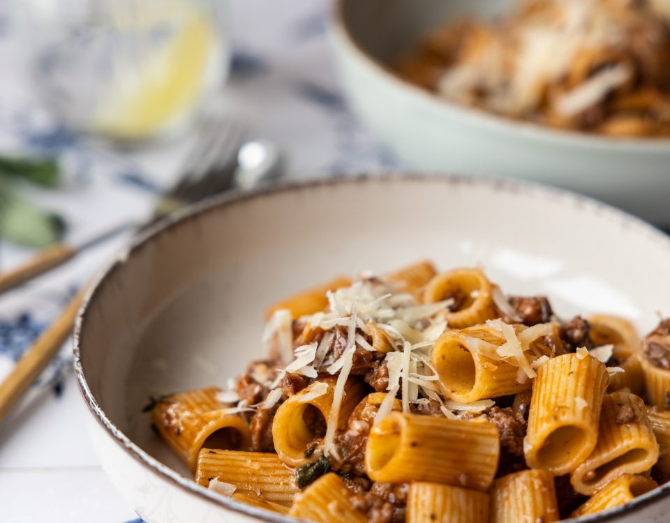 rigatoni worstjes, salie, wijn
